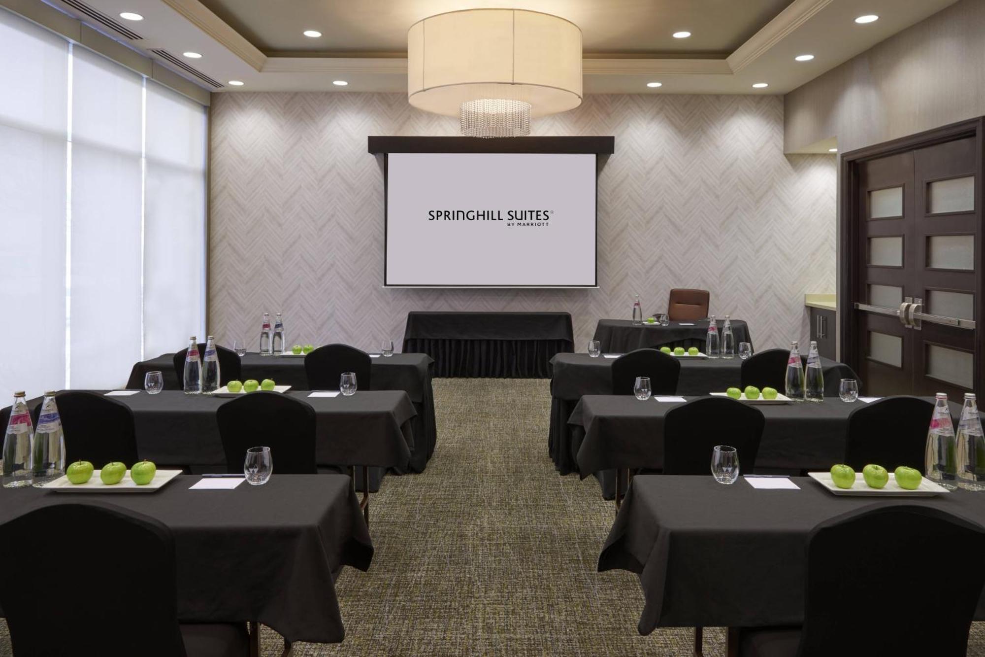 Springhill Suites By Marriott Toronto ווהוגן מראה חיצוני תמונה