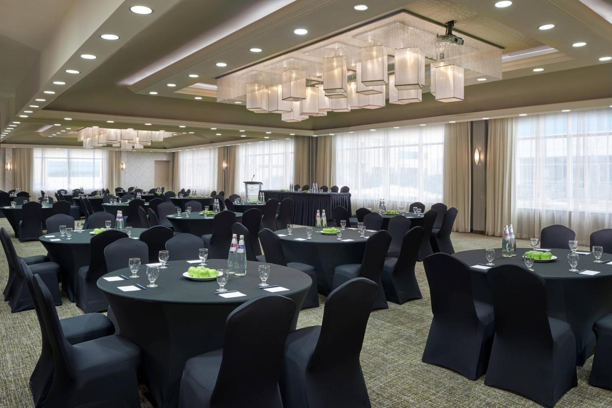 Springhill Suites By Marriott Toronto ווהוגן מראה חיצוני תמונה